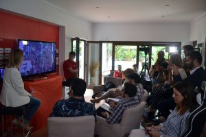 2 CUARTO DE ESTAR DONDE SE REALILZÓ LA PRESENTACION