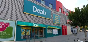 Fachada Dealz