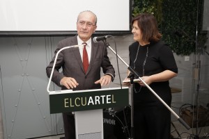 Discurso del alcalde de Málaga, Francisco de la Torre Prados, en la inauguración de las nuevas oficinas de El Cuartal, junto a su directora y fundadora Pilar Ruiz-Rosas