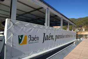 Barco solar Jaén Paraiso Interior en el Tranco
