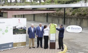 Inauguración marquesina fotovoltaica Club Zaudín Golf-descubrimiento monolito2