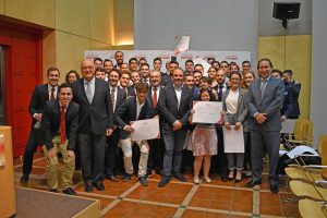 Foto entrega diplomas EHFCC Sevilla promoción 16-17