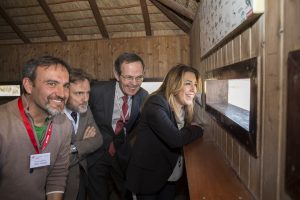 Susana Díaz, Pedro Miró y José Fiscal visitaron el observatorio de aves de la Laguna Primera de Palos