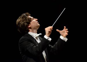 09_Daniele Rustioni conducting (Photo Cofano) HD