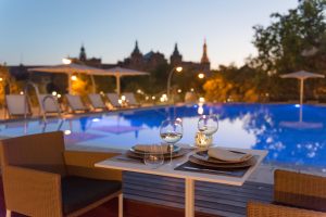 407MeliaSevilla-Pool_night_Dinner_terrace
