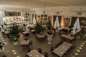 Kitch Social Marbella Puerto Banus Restaurant Restaurante Club Luxury Private (17)