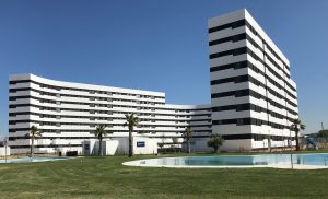 El Edificio Las Damas que AEDAS Homes está entregando en Jardines Hacienda Rosario en Sevilla.