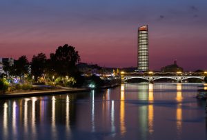 Eurostars Torre Sevilla_exteriores_noche