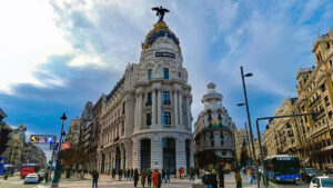 Torinco reproduce las carpinterías originales del emblemático Edificio Metrópolis