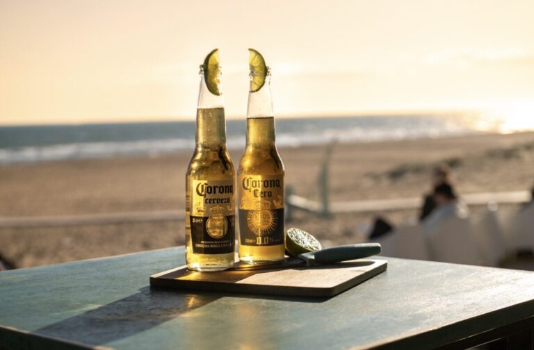 Corona Sunset Spots celebra el verano en Andalucía con fiestas veraniegas y Pura Vida como la gran embajada del atardecer